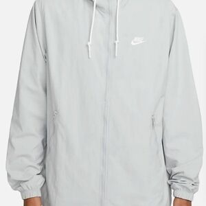 Nike Men's Light Gray Windbreaker